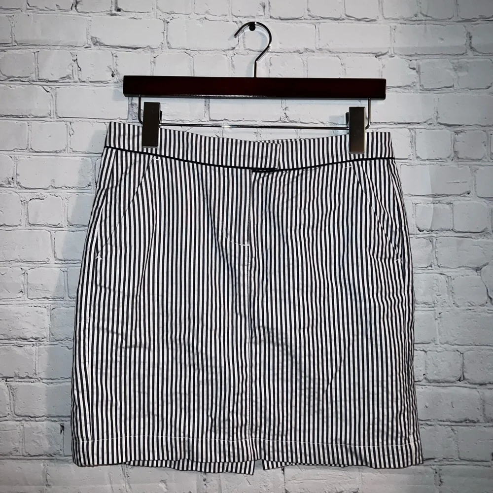 Tommy Hilfiger Black & White Striped Skirt size 2 - Picture 2 of 11